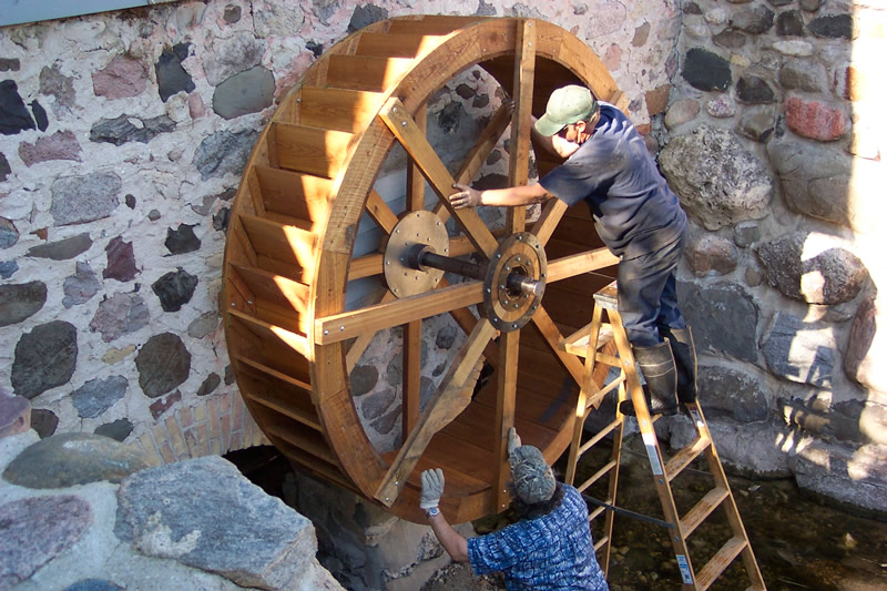 https://www.dundeemill.org/pictures/2005/1 wheel.jpg